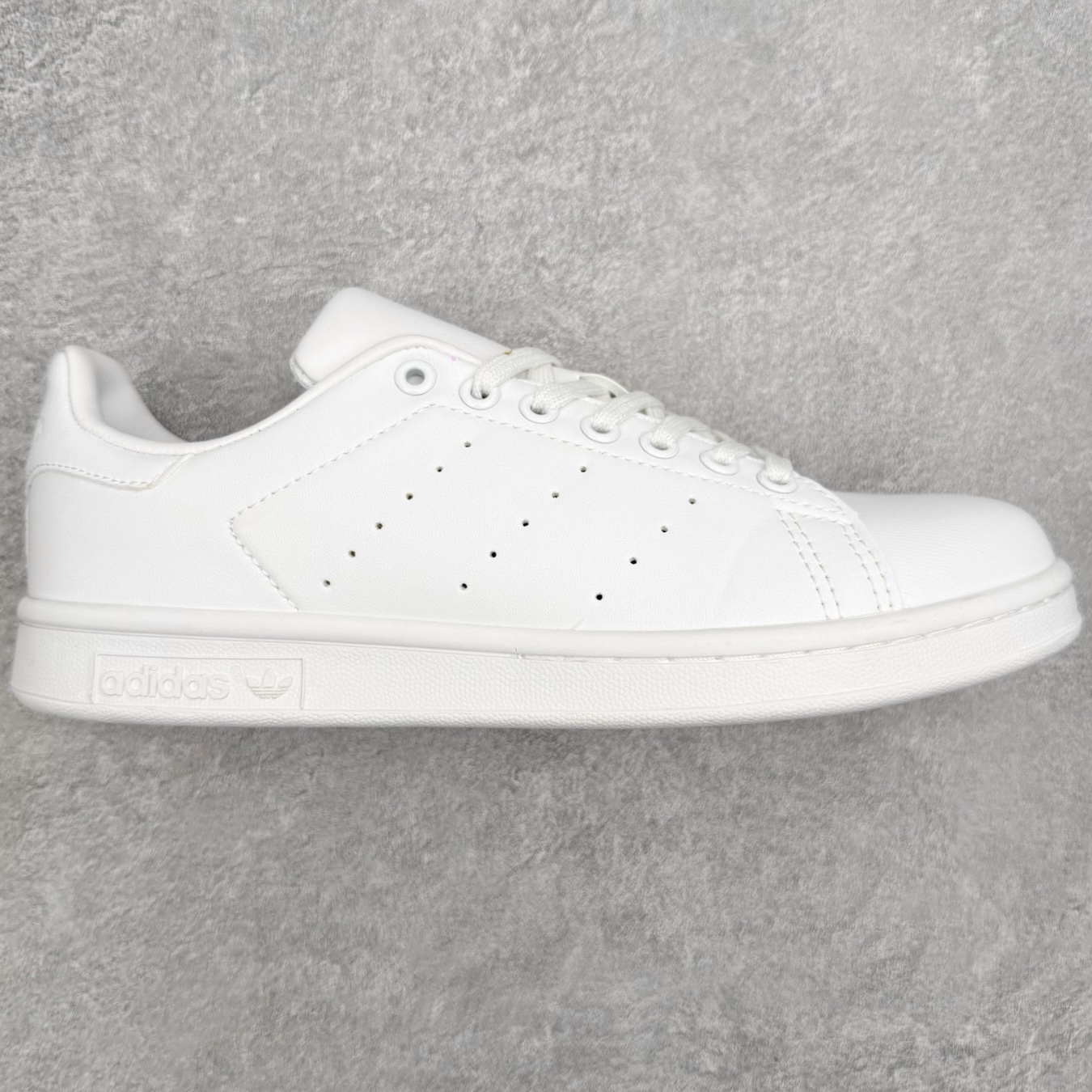 AD Originals Stan Smith 史密斯经典小白鞋板鞋一、基础信息• 官方名称：Stan 