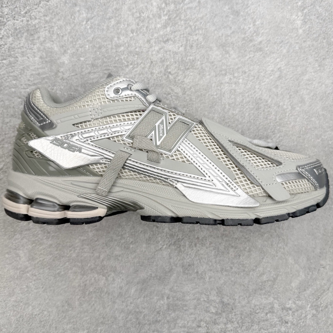 New Balance M1906R NB新百伦系列复古老爹风休闲运动慢跑鞋 日韩出口特供订单 全网最全 New Balance M1906R NB新百伦系列复古老爹风休闲运动慢跑鞋 日韩出口特供订单 全网最全