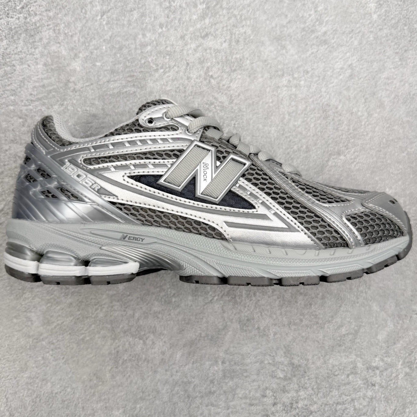 New Balance M1906R NB新百伦系列复古老爹风休闲运动慢跑鞋 日韩出口特供订单 全网最全 New Balance M1906R NB新百伦系列复古老爹风休闲运动慢跑鞋 日韩出口特供订单 全网最全