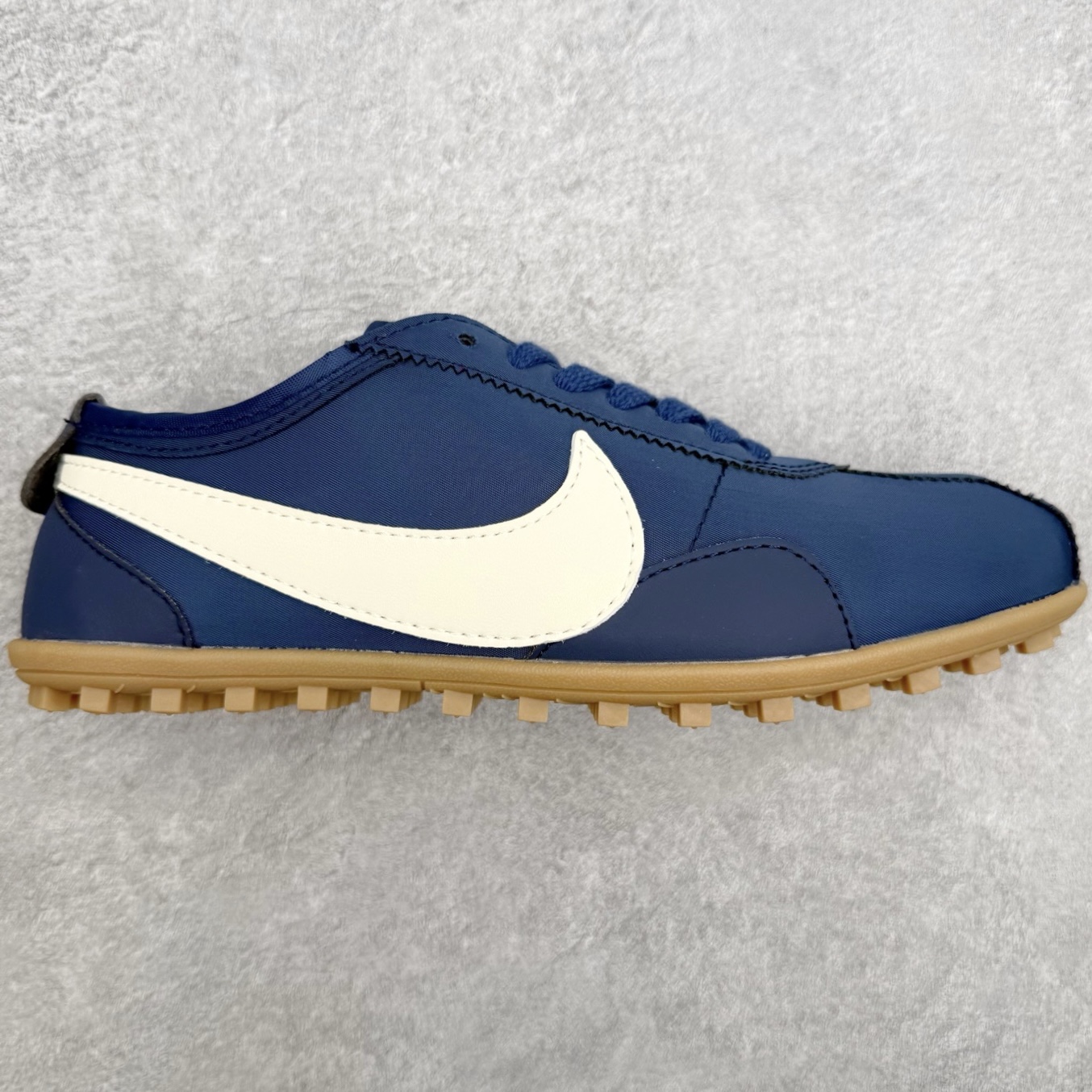 NK Moon Shoe OG SP复古登月华夫鞋一、基础型号信息• 官方名称：Nike Moon Sh
