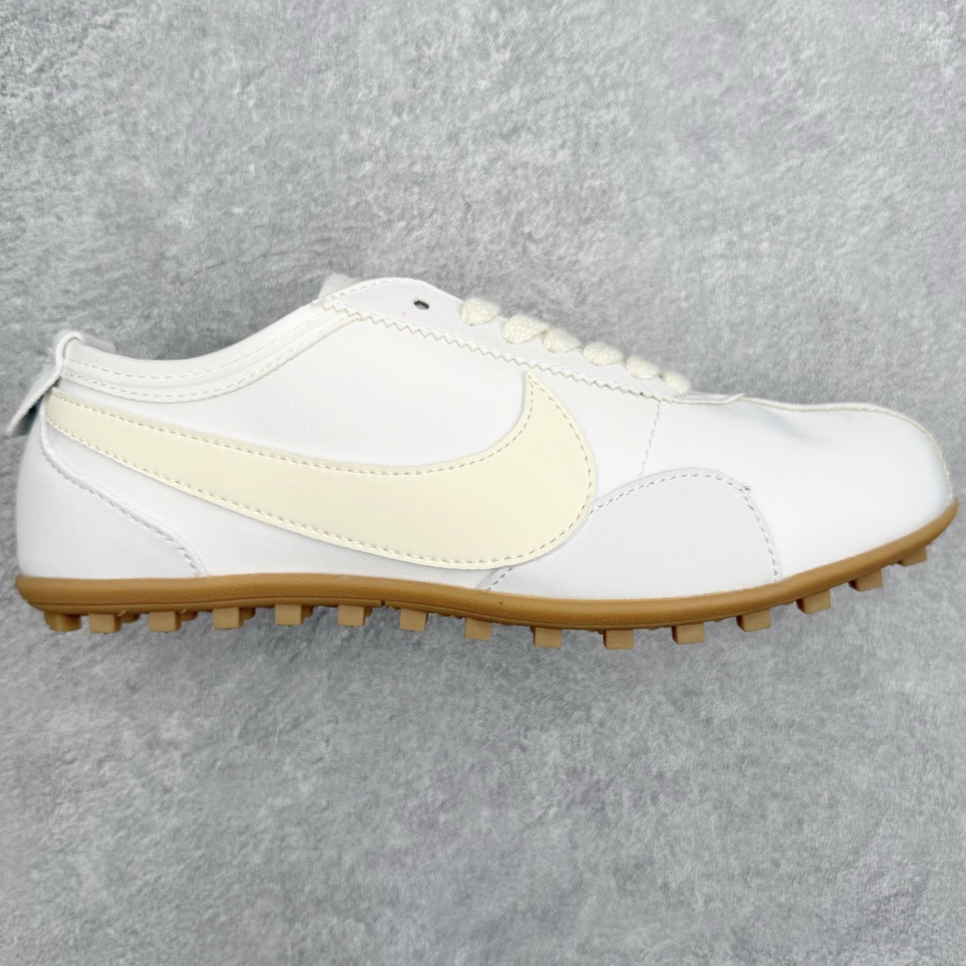 NK Moon Shoe OG SP复古登月华夫鞋一、基础型号信息• 官方名称：Nike Moon Sh