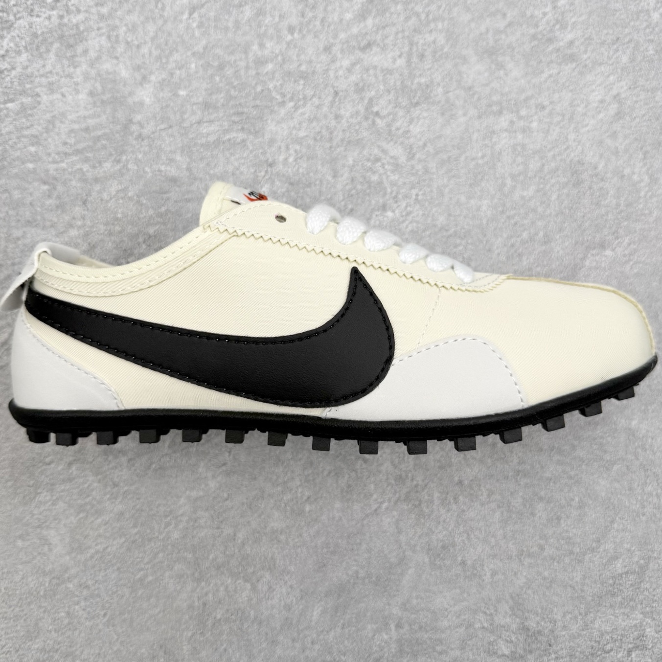 NK Moon Shoe OG SP复古登月华夫鞋一、基础型号信息• 官方名称：Nike Moon Sh