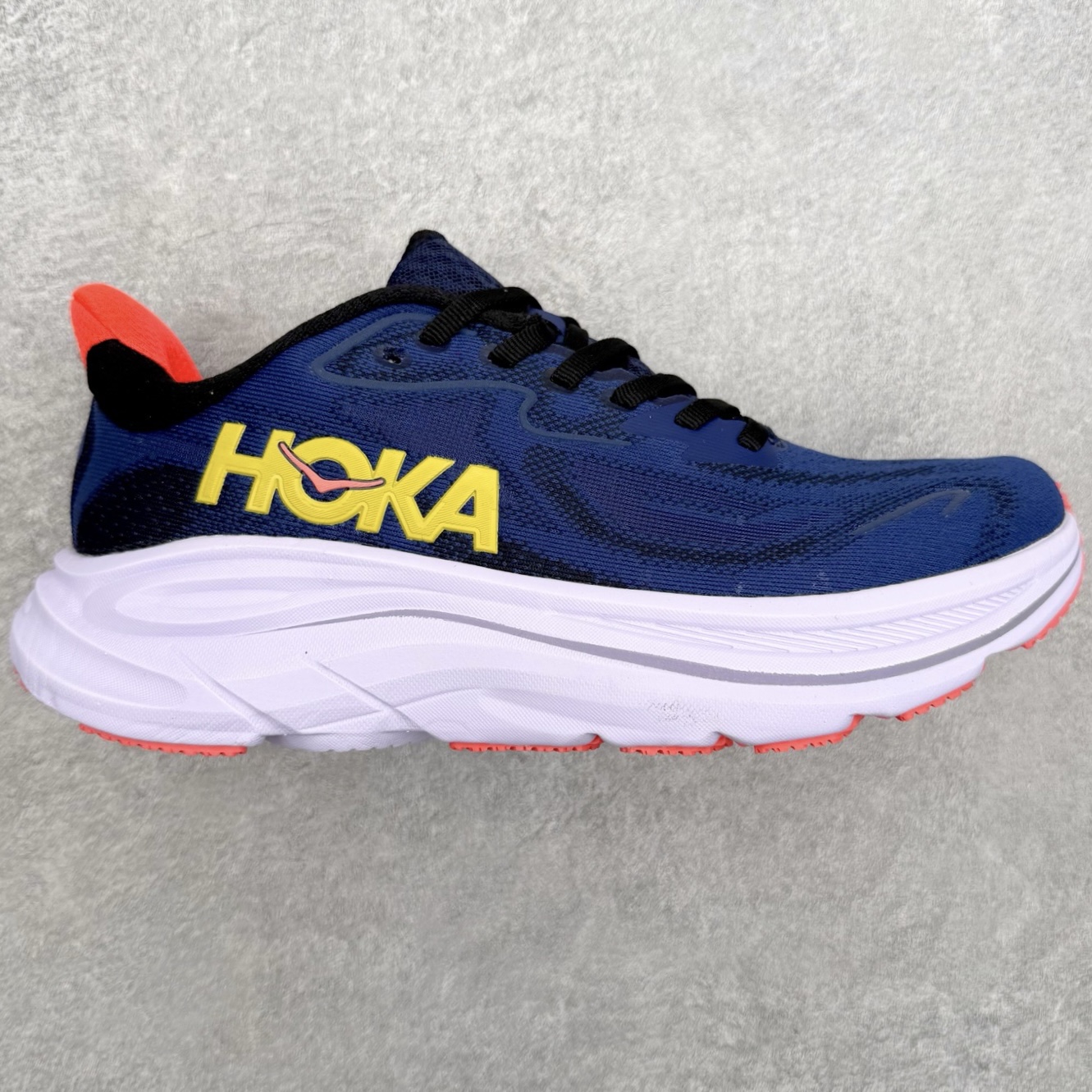 HOKA ONE ONE Clifton 克里夫顿10代专业性能减震公路跑步鞋 轻盈透气的针织网面和纱线