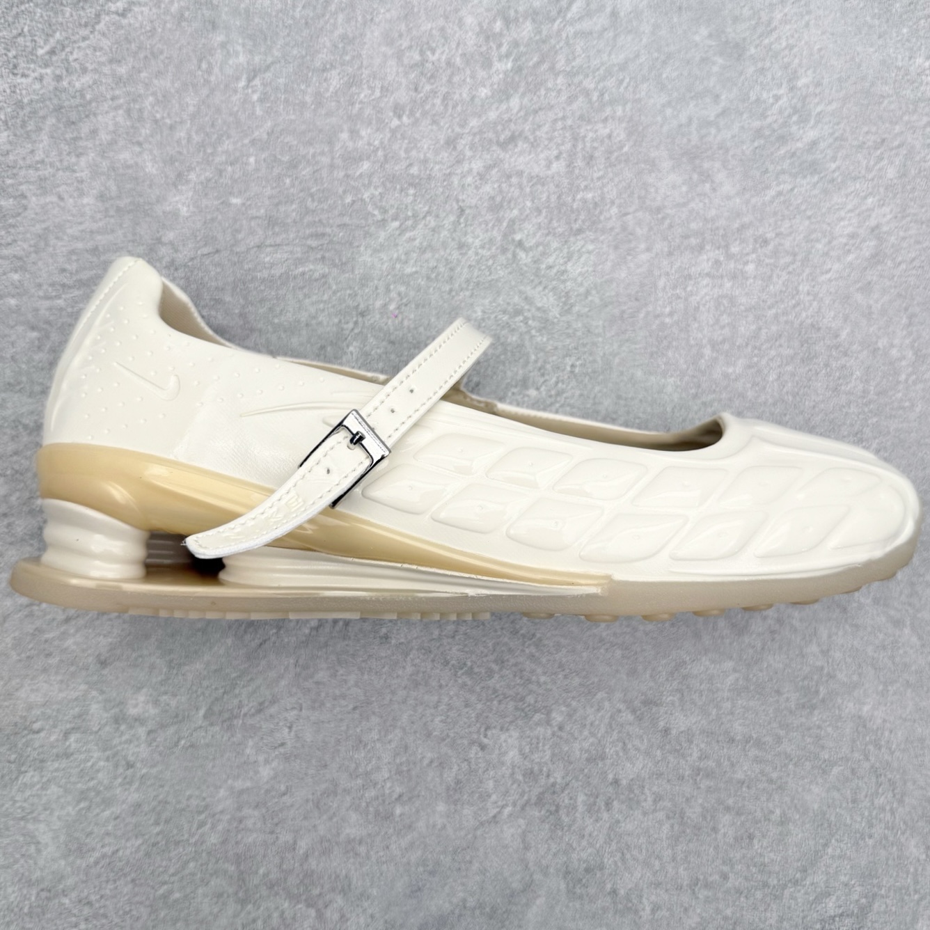 NK SHOX Z CALISTRA 舒适百搭 平跟 玛丽珍鞋气垫芭蕾风休闲单鞋产品概述📌这款是耐克做了