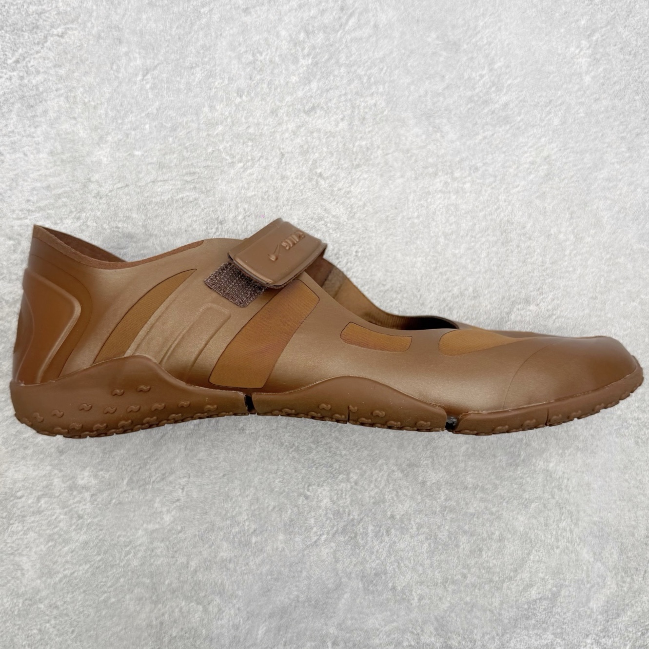 SKIMS x NK Air Rift 舒适贴合生活休闲鞋 男女同款 这双SKIMS x Air Rif