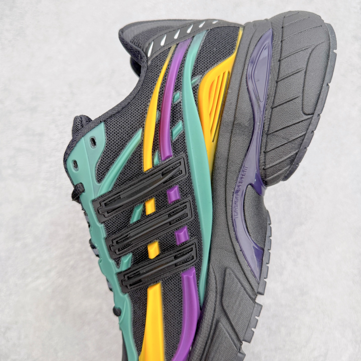 Pharrell x adidas Adistar Jellyfish 低帮水母复古风老爹鞋 Adist