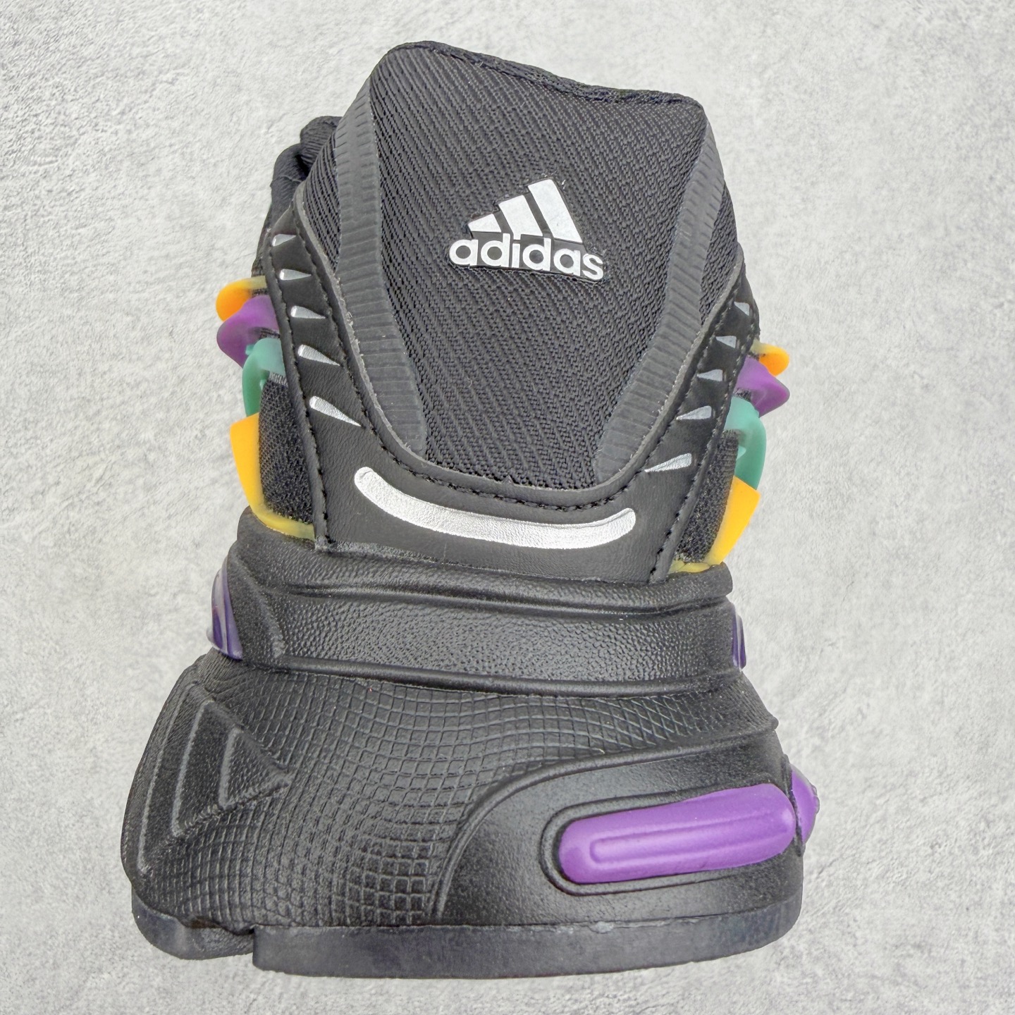 Pharrell x adidas Adistar Jellyfish 低帮水母复古风老爹鞋 Adist