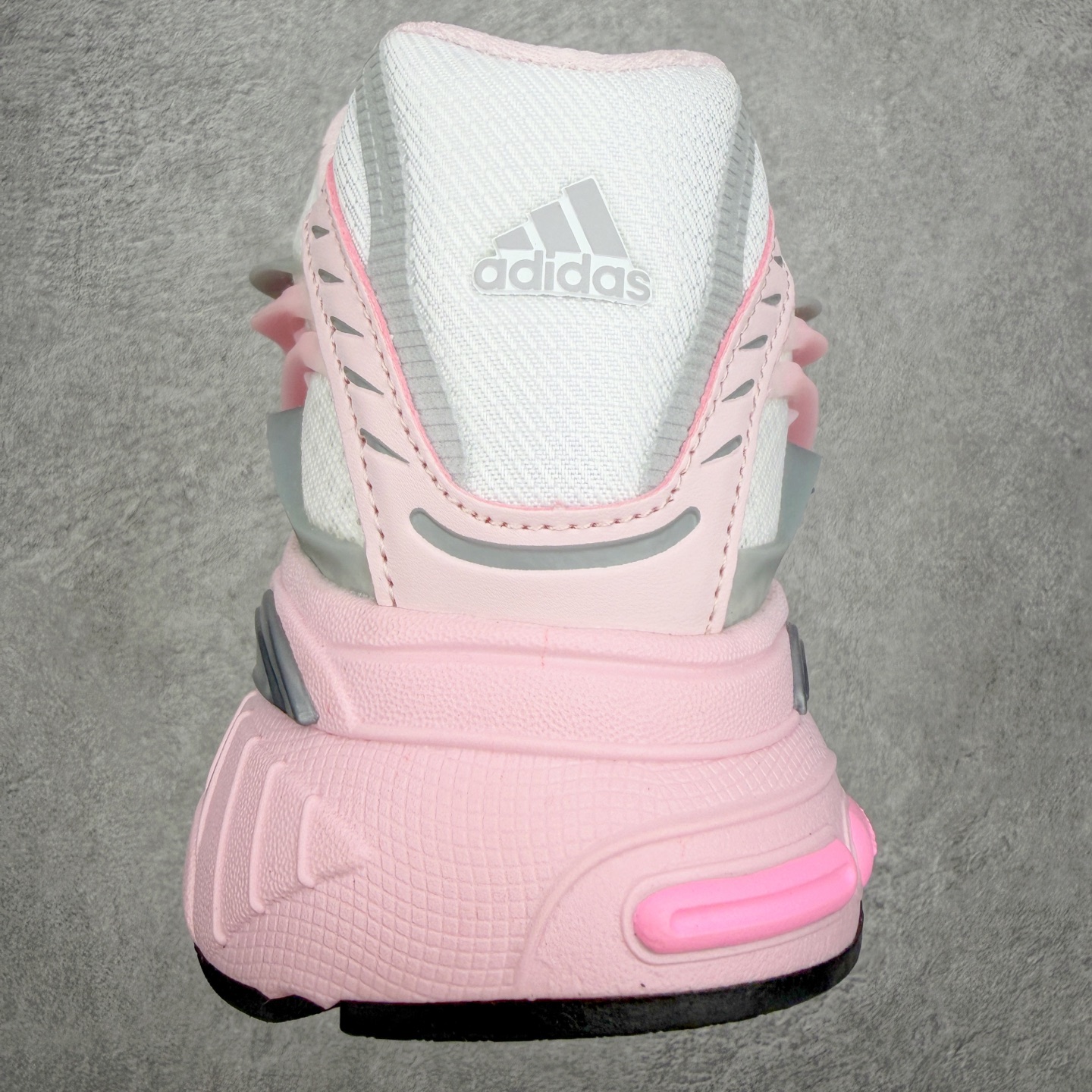 Pharrell x adidas Adistar Jellyfish 低帮水母复古风老爹鞋 Adist