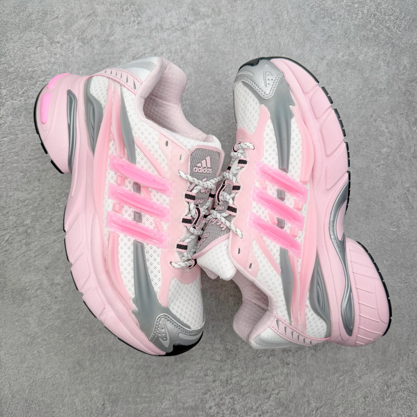 Pharrell x adidas Adistar Jellyfish 低帮水母复古风老爹鞋 Adist