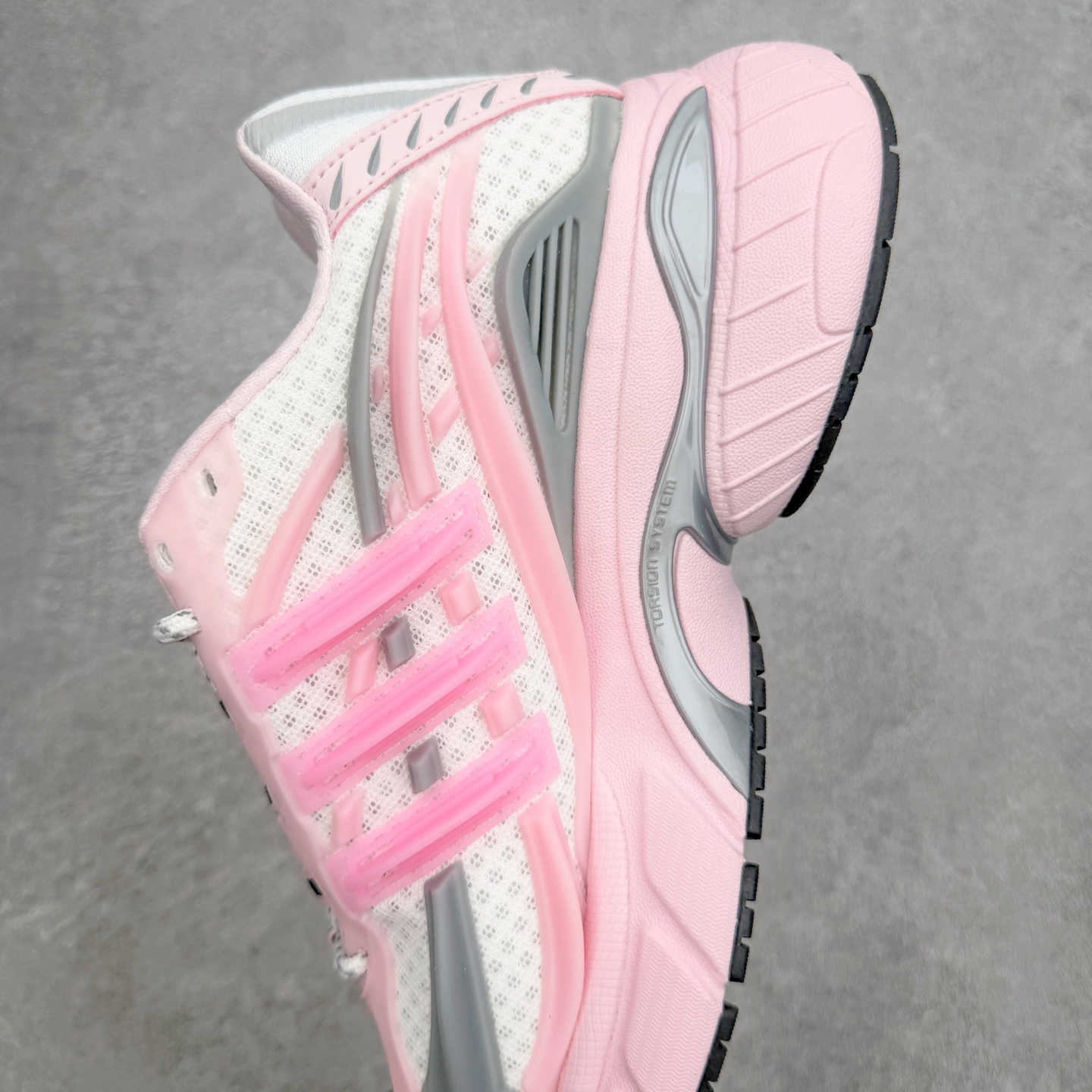 Pharrell x adidas Adistar Jellyfish 低帮水母复古风老爹鞋 Adist