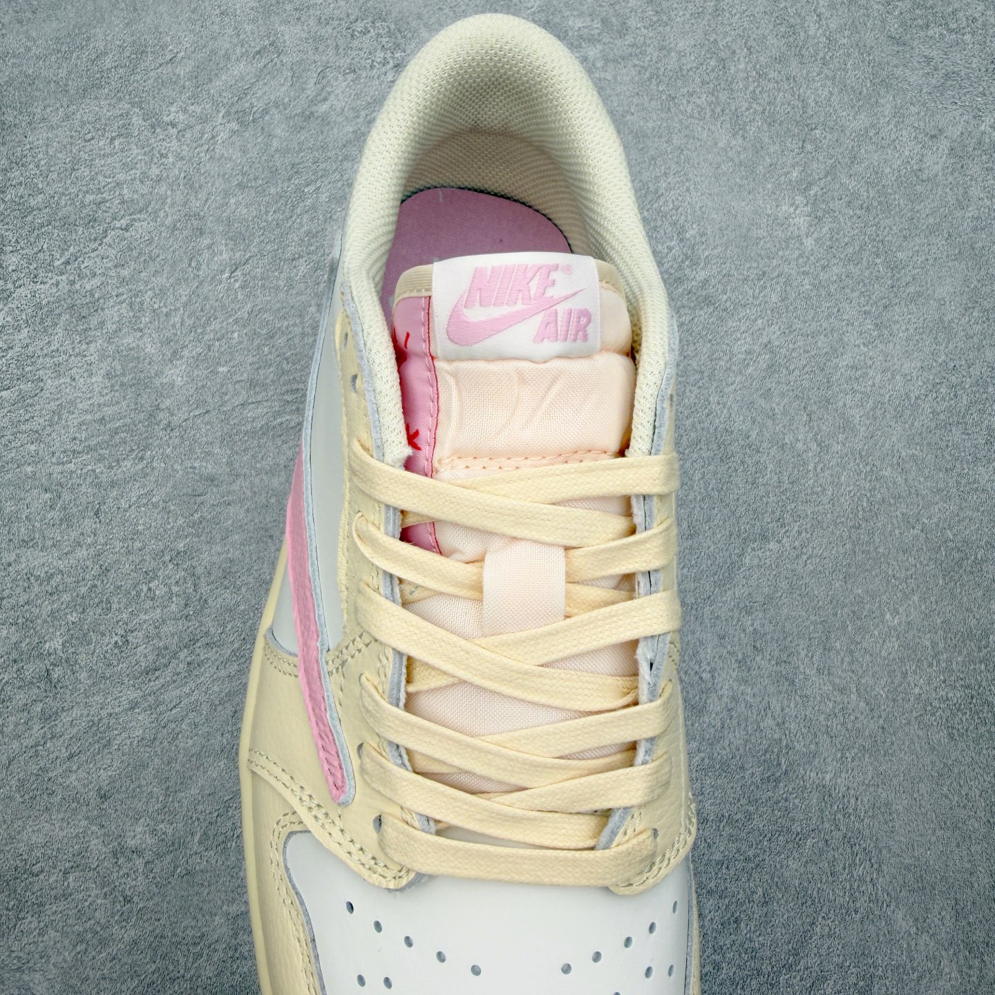 Travis Scott x Air Jordan AJ1 Low OG SPTS联名倒钩低帮 米黄粉 