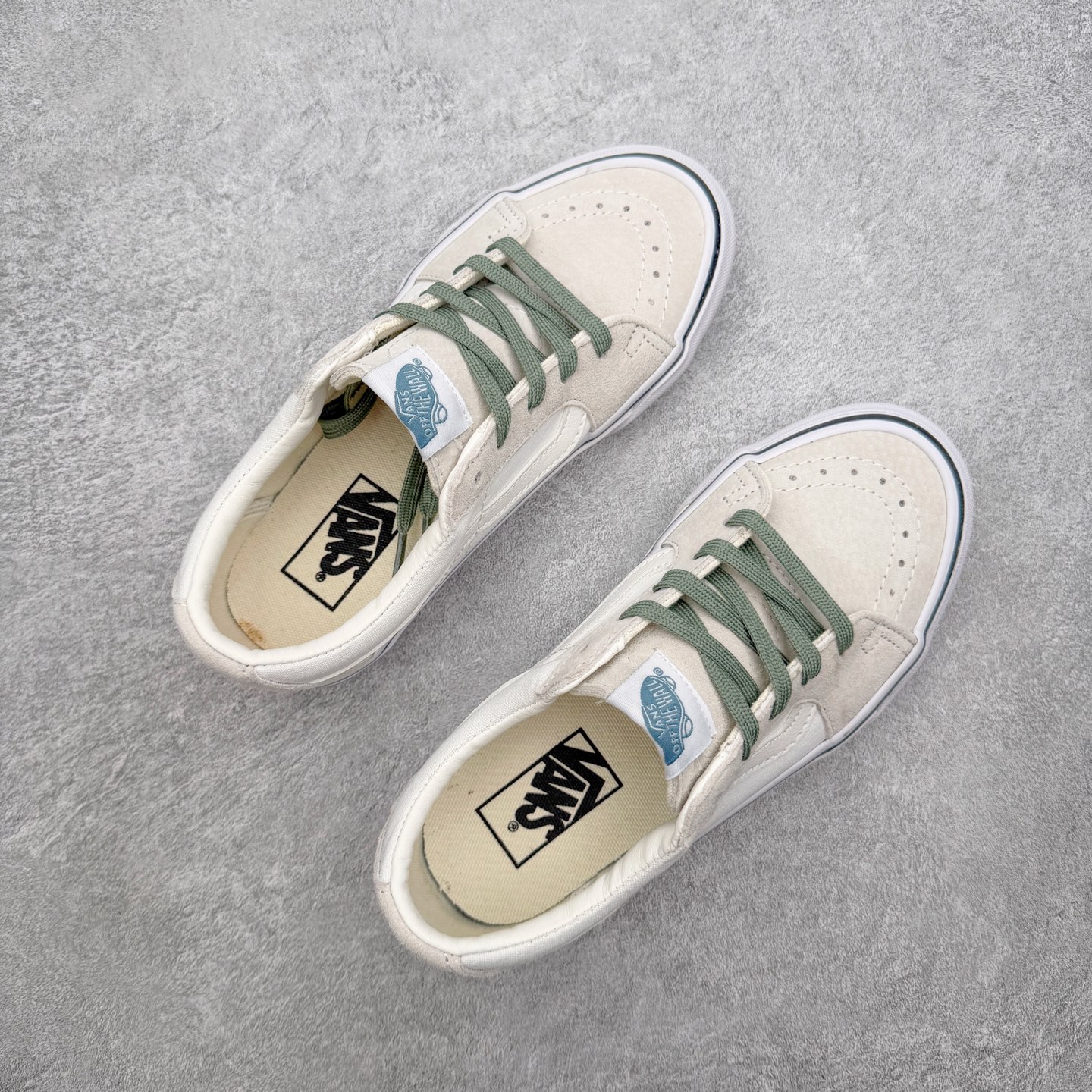 Vans Sk8-Low 米绿范斯复古休闲硫化帆布鞋鞋身采用米白帆布与麂皮拼接打造 细腻耐磨 点缀墨绿色