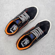 Vans Sk8-Low 棋盘暗纹范斯复古休闲硫化帆布鞋鞋身采用麂皮拼接暗纹布料 暗藏细节质感 低调富有 Vans Sk8-Low 棋盘暗纹范斯复古休闲硫化帆布鞋鞋身采用麂皮拼接暗纹布料 暗藏细节质感 低调富有