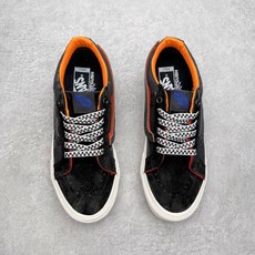 Vans Sk8-Low 棋盘暗纹范斯复古休闲硫化帆布鞋鞋身采用麂皮拼接暗纹布料 暗藏细节质感 低调富有 Vans Sk8-Low 棋盘暗纹范斯复古休闲硫化帆布鞋鞋身采用麂皮拼接暗纹布料 暗藏细节质感 低调富有