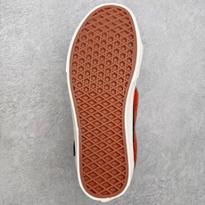 Vans Sk8-Low 棋盘暗纹范斯复古休闲硫化帆布鞋鞋身采用麂皮拼接暗纹布料 暗藏细节质感 低调富有 Vans Sk8-Low 棋盘暗纹范斯复古休闲硫化帆布鞋鞋身采用麂皮拼接暗纹布料 暗藏细节质感 低调富有