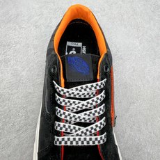 Vans Sk8-Low 棋盘暗纹范斯复古休闲硫化帆布鞋鞋身采用麂皮拼接暗纹布料 暗藏细节质感 低调富有 Vans Sk8-Low 棋盘暗纹范斯复古休闲硫化帆布鞋鞋身采用麂皮拼接暗纹布料 暗藏细节质感 低调富有