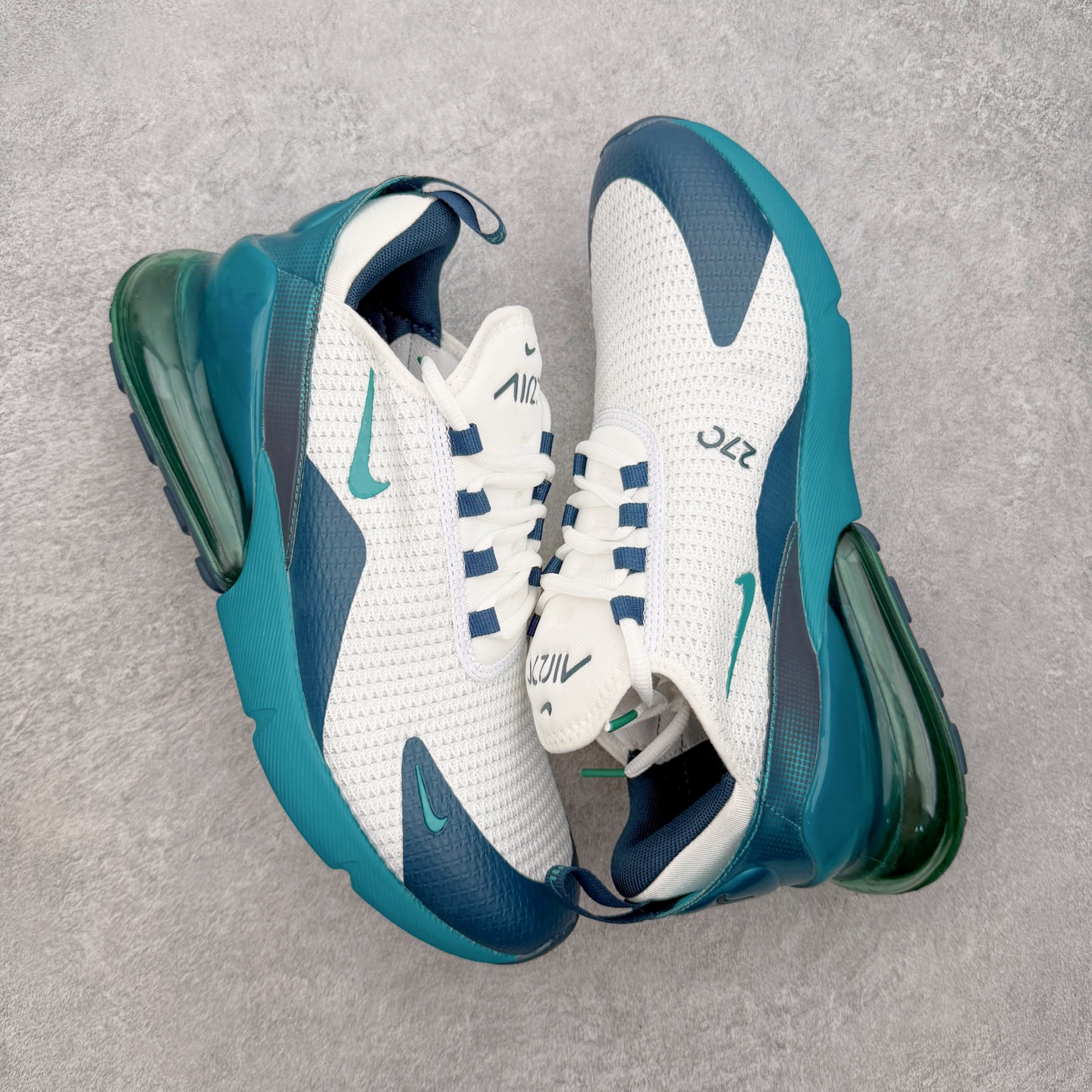 ＃福利特价‼️NK React Air Max 270 混合科技后掌半气垫慢跑鞋 设计灵感源自两款搭载大