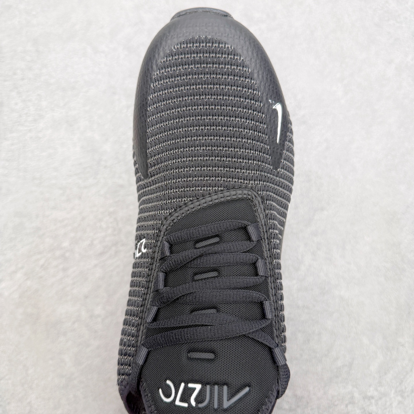 ＃福利特价‼️NK React Air Max 270 混合科技后掌半气垫慢跑鞋 设计灵感源自两款搭载大