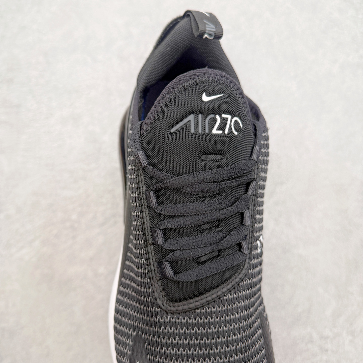 ＃福利特价‼️NK React Air Max 270 混合科技后掌半气垫慢跑鞋 设计灵感源自两款搭载大