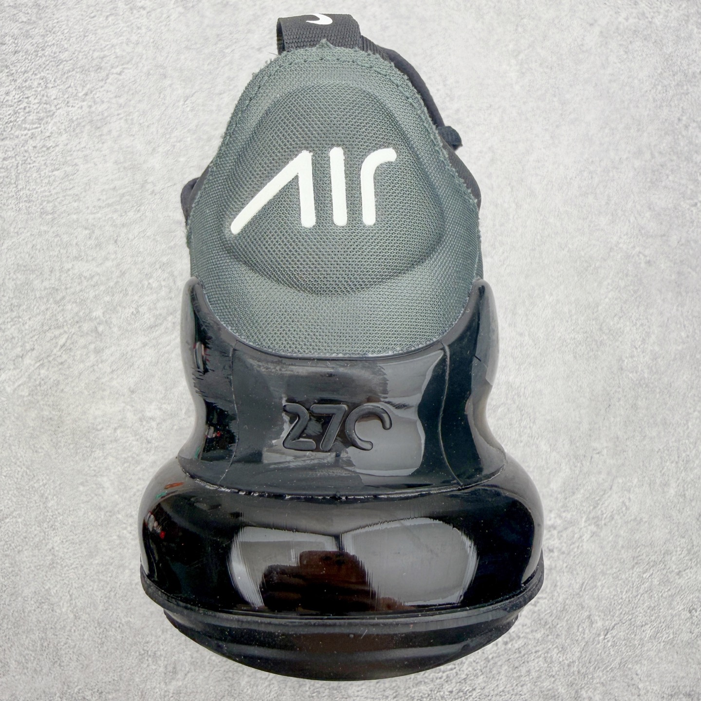 ＃福利特价‼️NK React Air Max 270 混合科技后掌半气垫慢跑鞋 设计灵感源自两款搭载大
