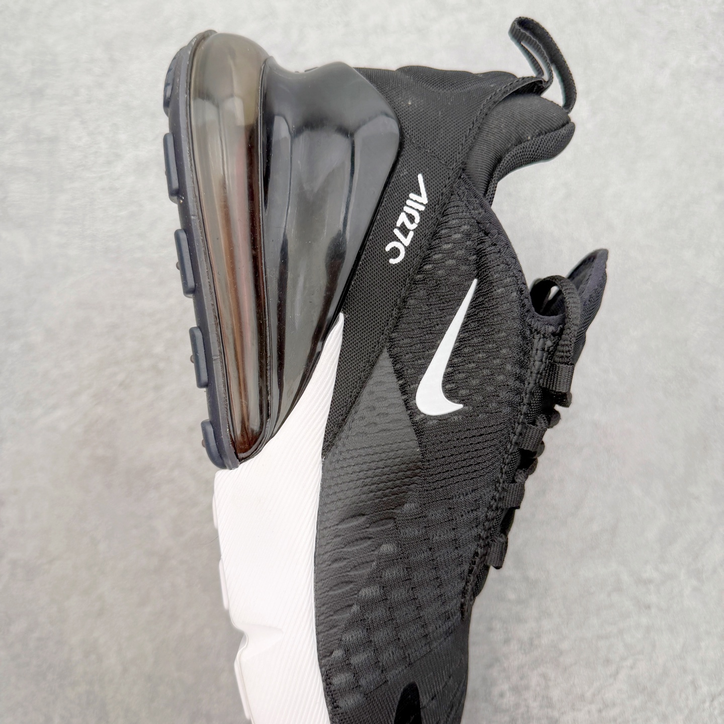 ＃福利特价‼️NK React Air Max 270 混合科技后掌半气垫慢跑鞋 设计灵感源自两款搭载大