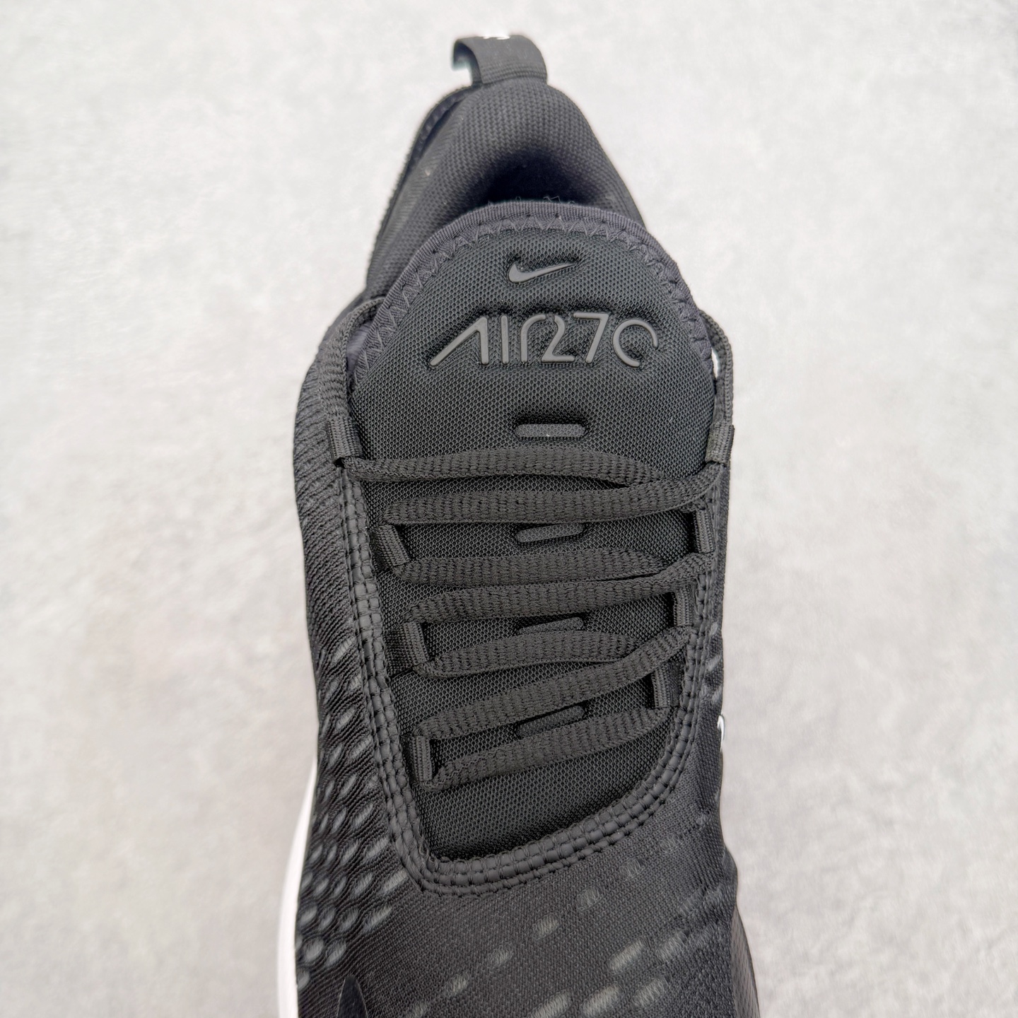 ＃福利特价‼️NK React Air Max 270 混合科技后掌半气垫慢跑鞋 设计灵感源自两款搭载大