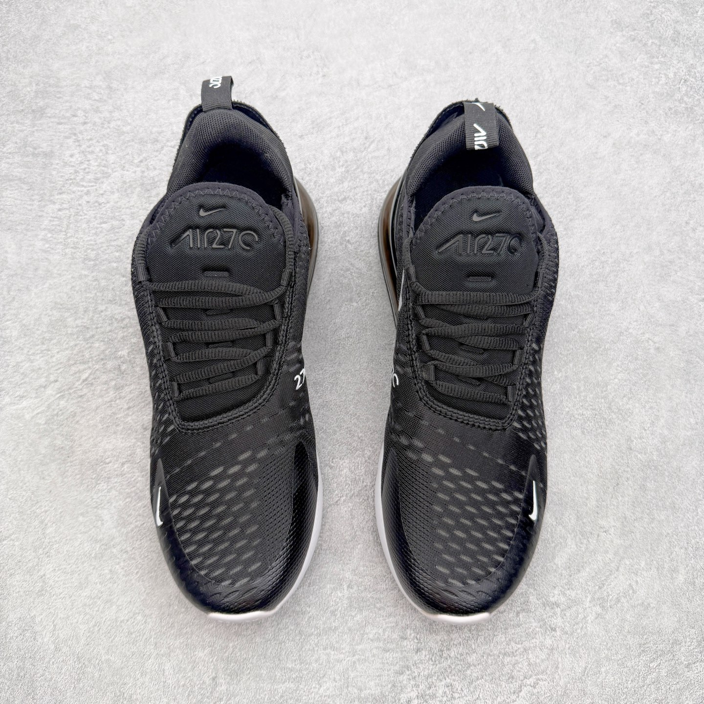 ＃福利特价‼️NK React Air Max 270 混合科技后掌半气垫慢跑鞋 设计灵感源自两款搭载大