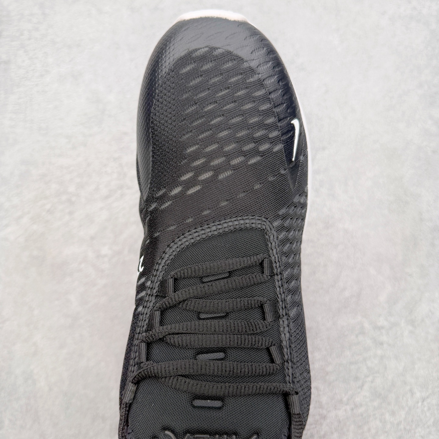 ＃福利特价‼️NK React Air Max 270 混合科技后掌半气垫慢跑鞋 设计灵感源自两款搭载大