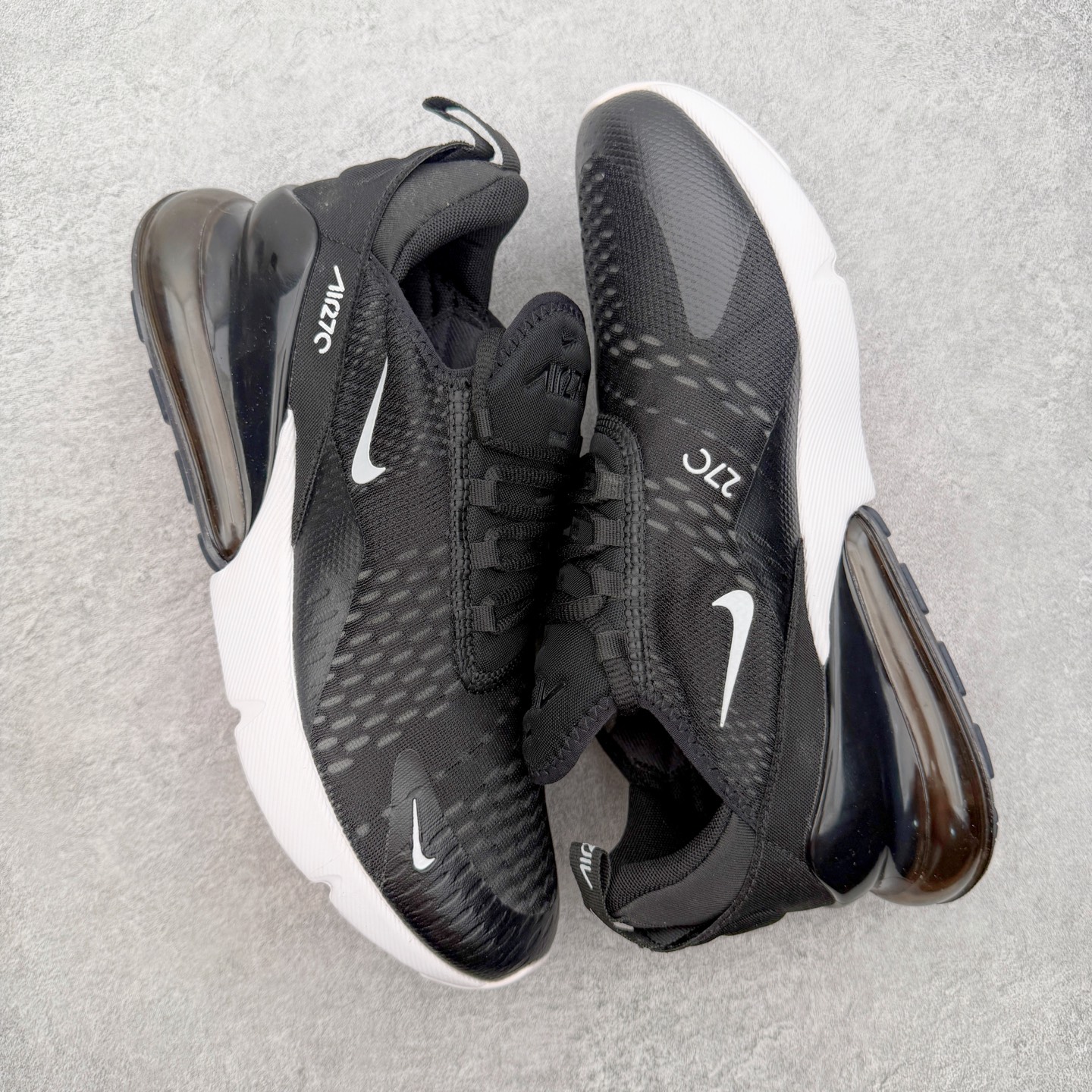 ＃福利特价‼️NK React Air Max 270 混合科技后掌半气垫慢跑鞋 设计灵感源自两款搭载大