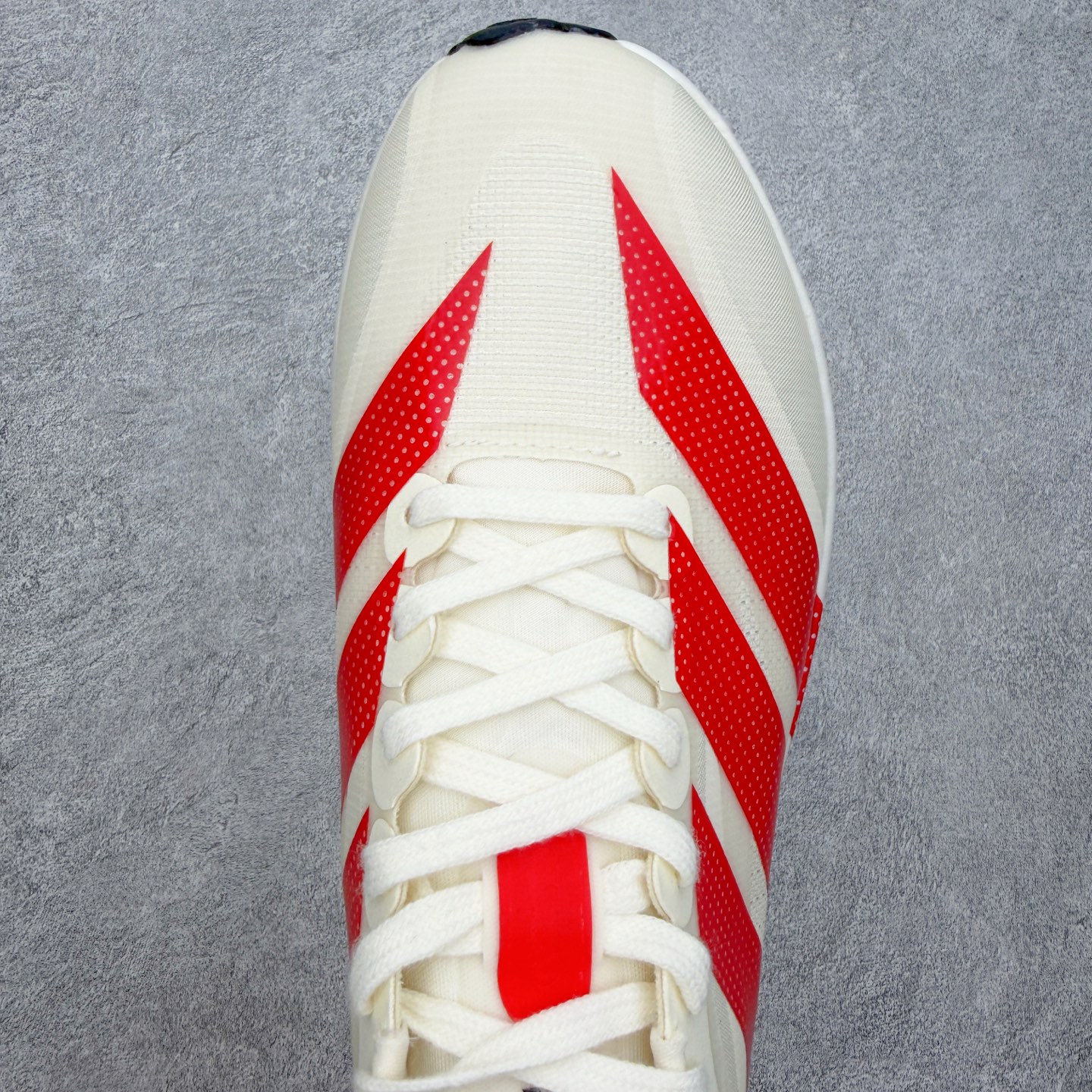 AD Adizero EVO SL 2马拉松竞速专业跑鞋 CELERMESH针织网面非常轻薄 纤维间的缝