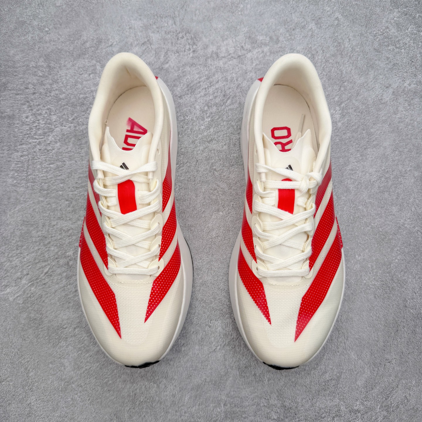 AD Adizero EVO SL 2马拉松竞速专业跑鞋 CELERMESH针织网面非常轻薄 纤维间的缝
