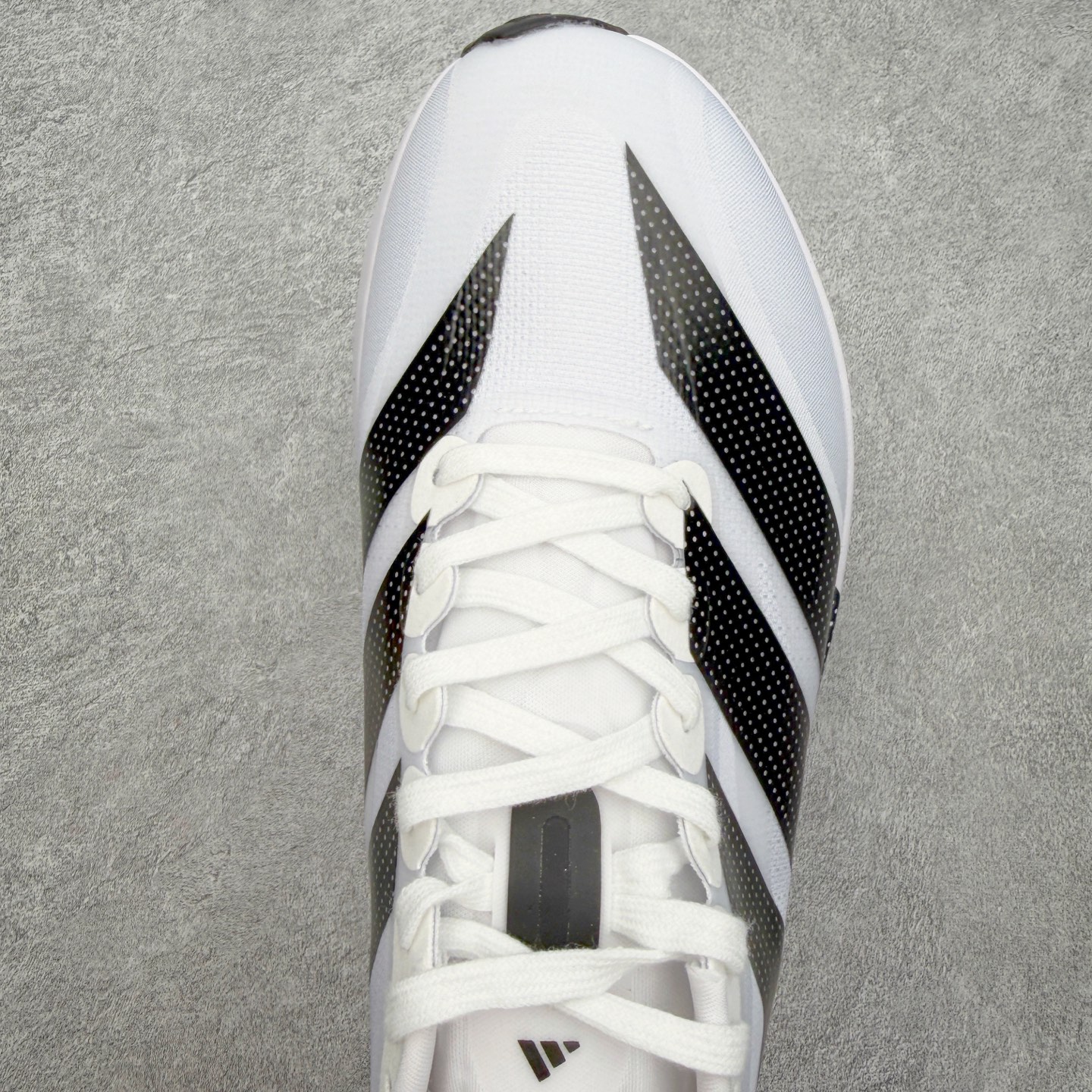 AD Adizero EVO SL 2马拉松竞速专业跑鞋 CELERMESH针织网面非常轻薄 纤维间的缝