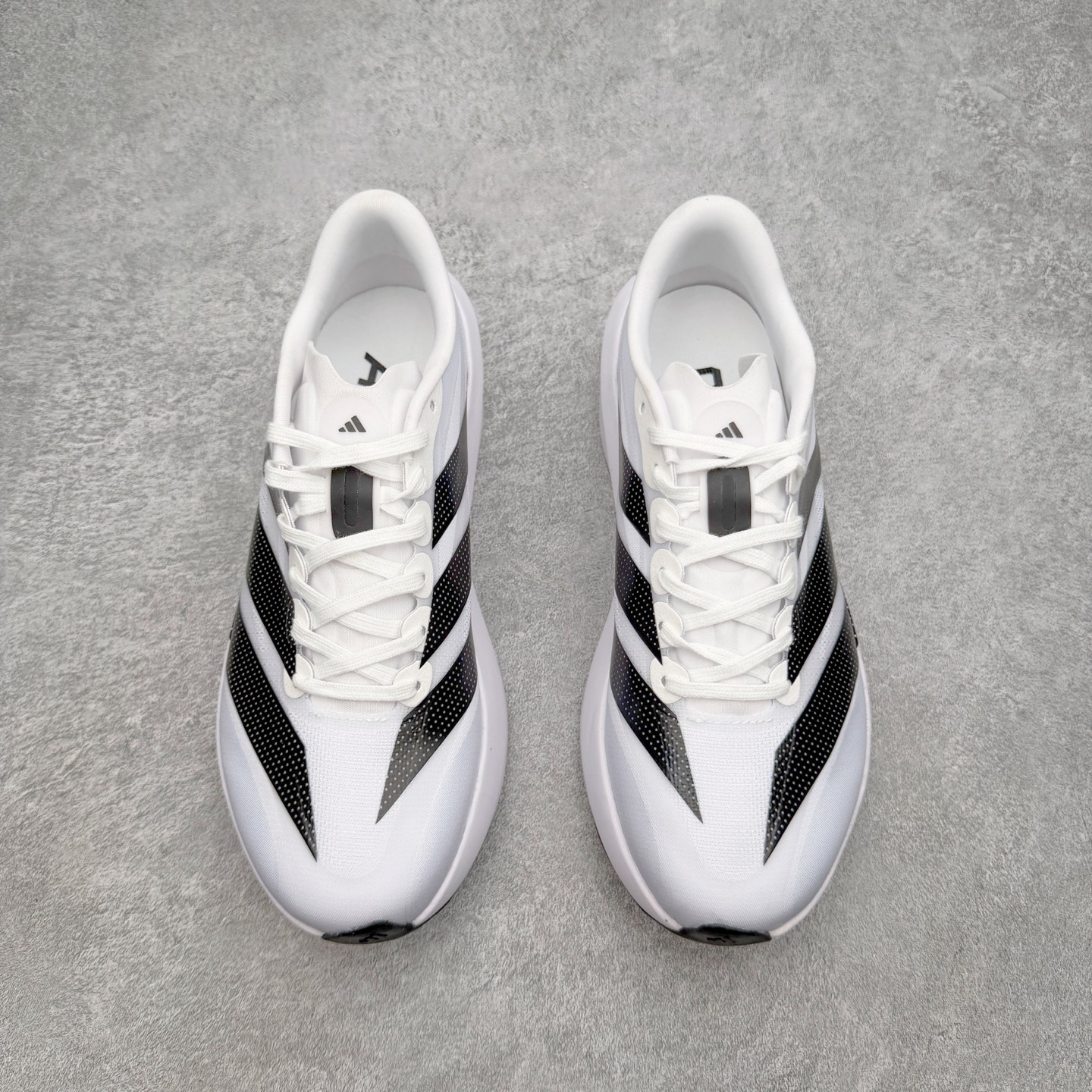 AD Adizero EVO SL 2马拉松竞速专业跑鞋 CELERMESH针织网面非常轻薄 纤维间的缝