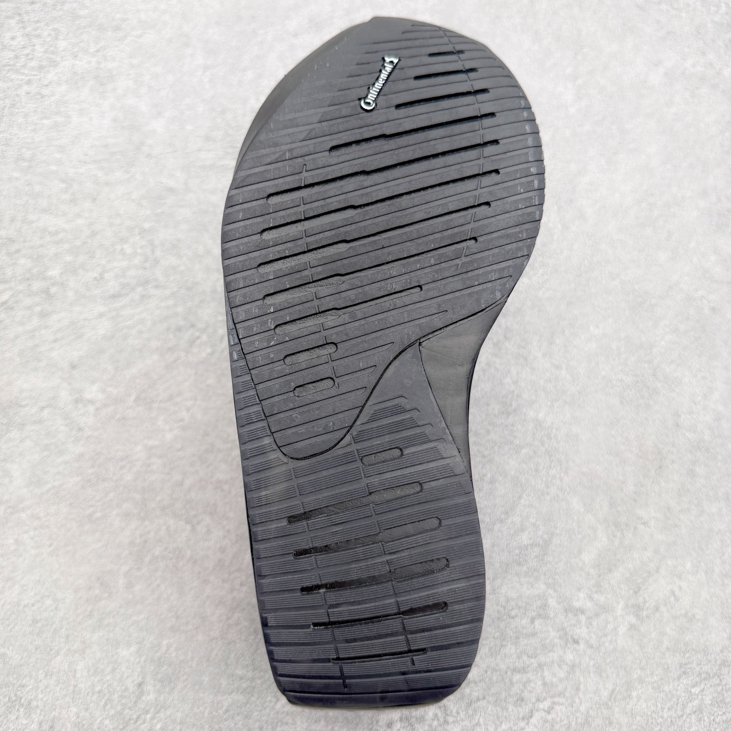 AD Adizero EVO SL 2马拉松竞速专业跑鞋 CELERMESH针织网面非常轻薄 纤维间的缝