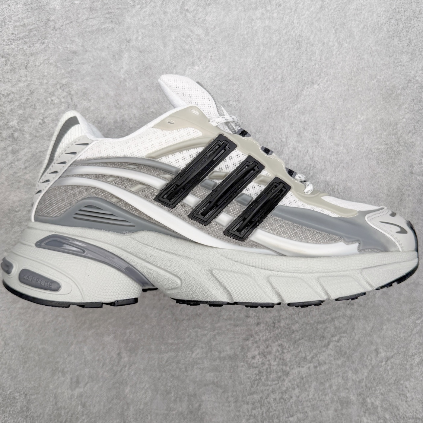 Pharrell x adidas Adistar Jellyfish 低帮水母复古风老爹鞋 Adist