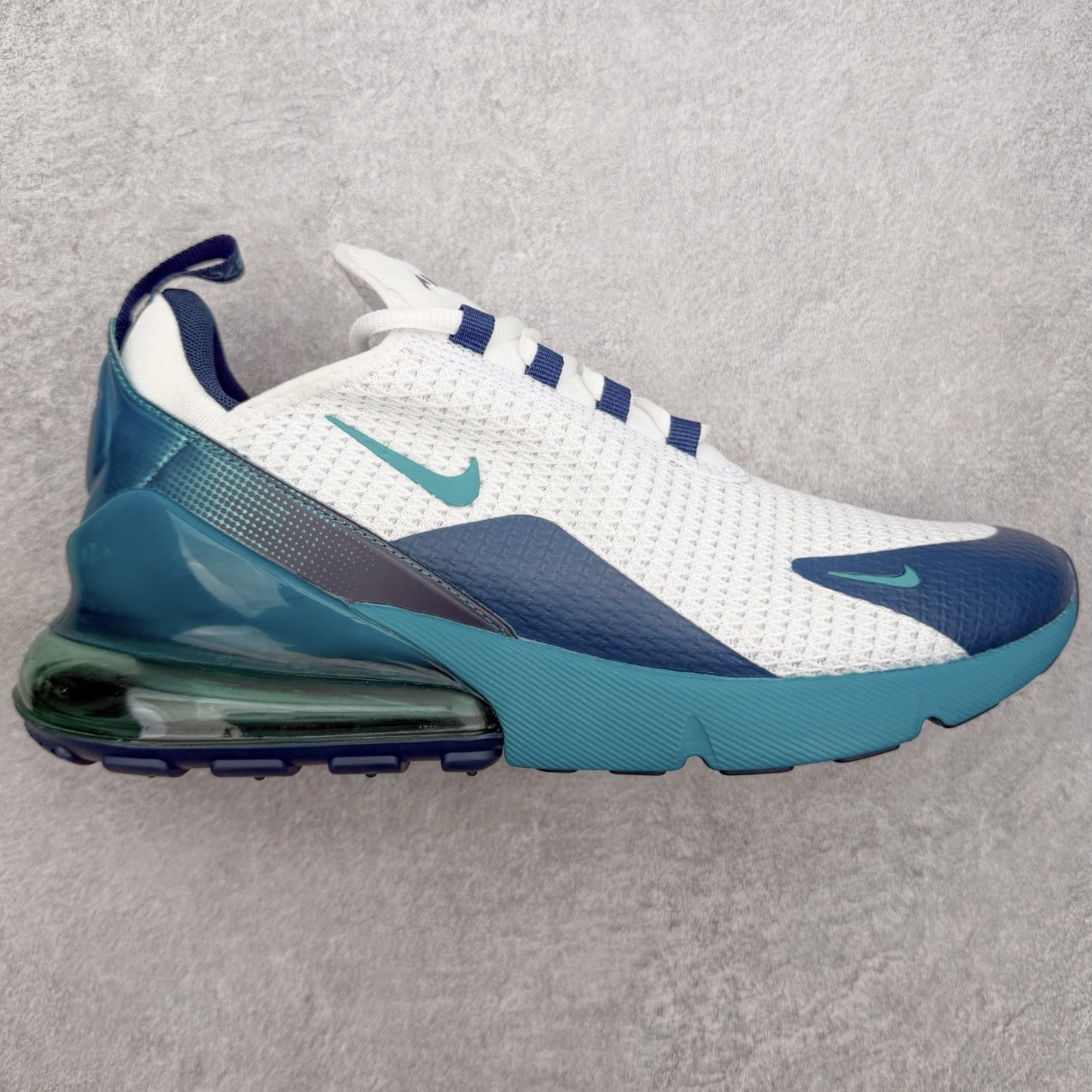 ＃福利特价‼️NK React Air Max 270 混合科技后掌半气垫慢跑鞋 设计灵感源自两款搭载大