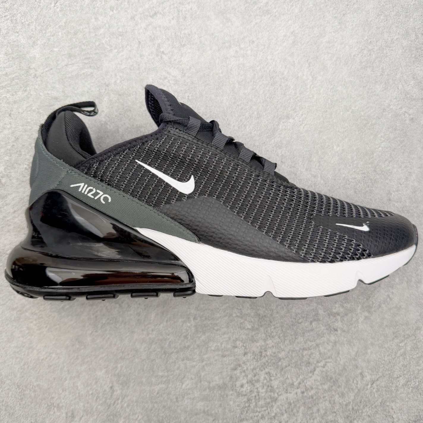 ＃福利特价‼️NK React Air Max 270 混合科技后掌半气垫慢跑鞋 设计灵感源自两款搭载大