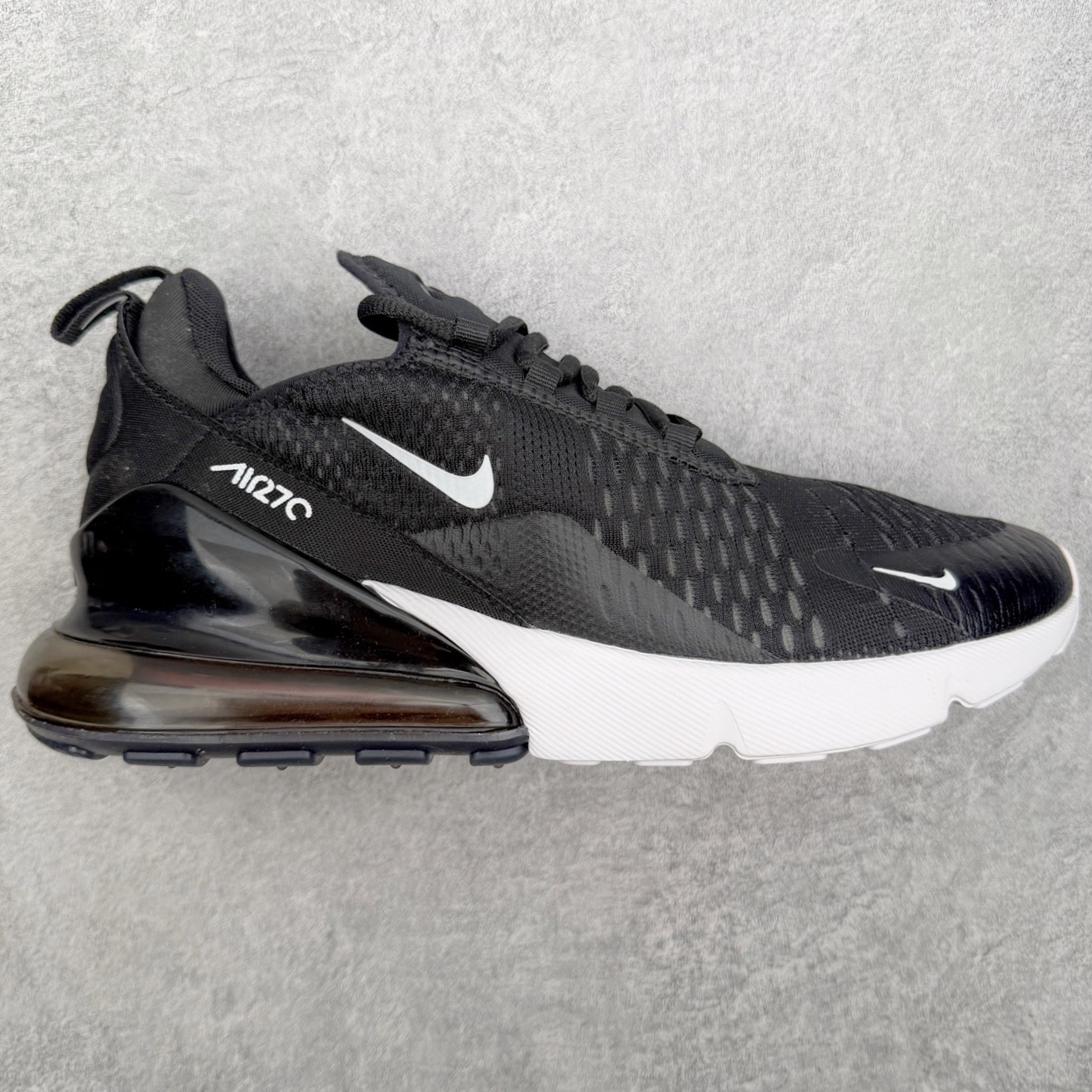 ＃福利特价‼️NK React Air Max 270 混合科技后掌半气垫慢跑鞋 设计灵感源自两款搭载大