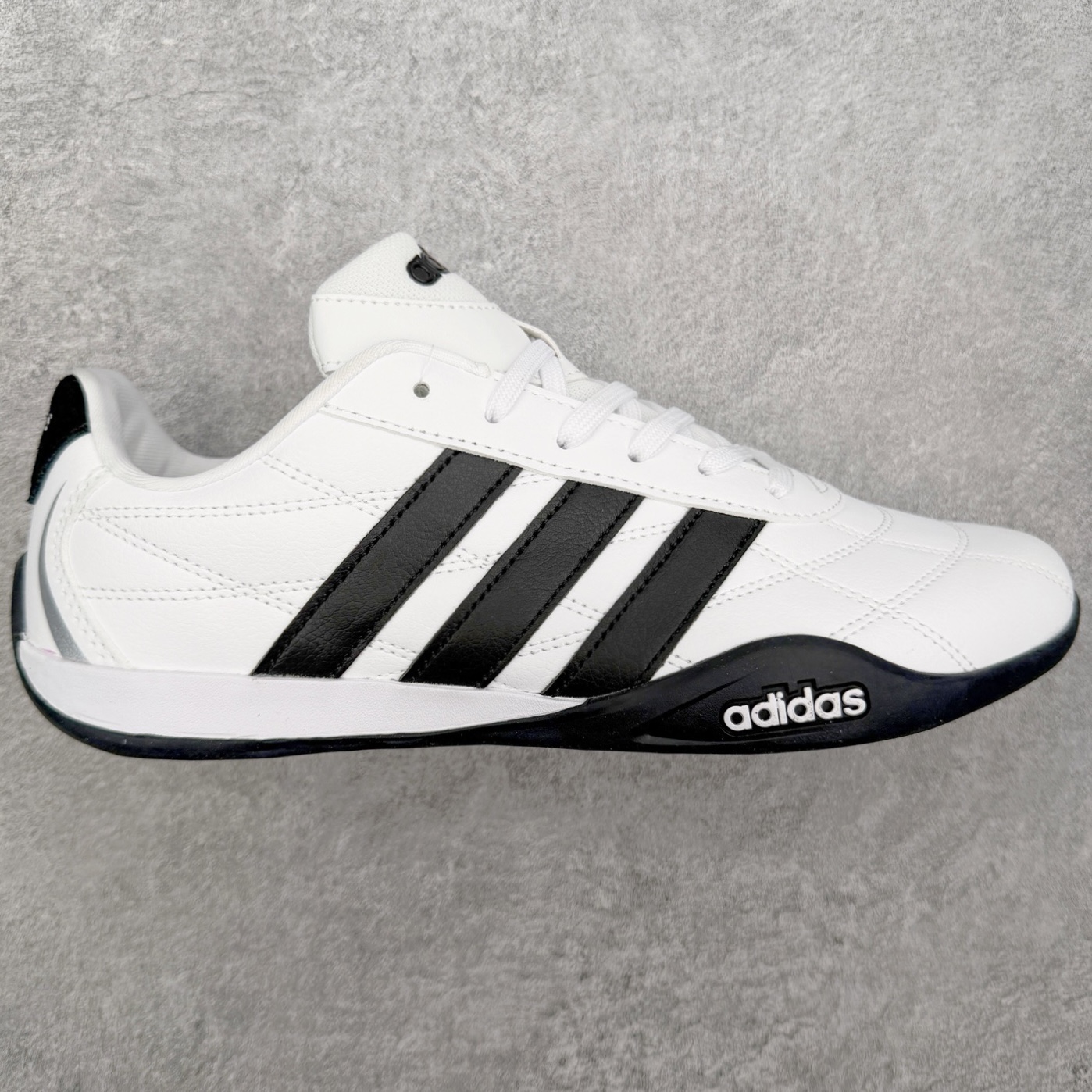 adidas Adiracer 低帮复古休闲赛车风休闲鞋产品概述adidas Adiracer 2026