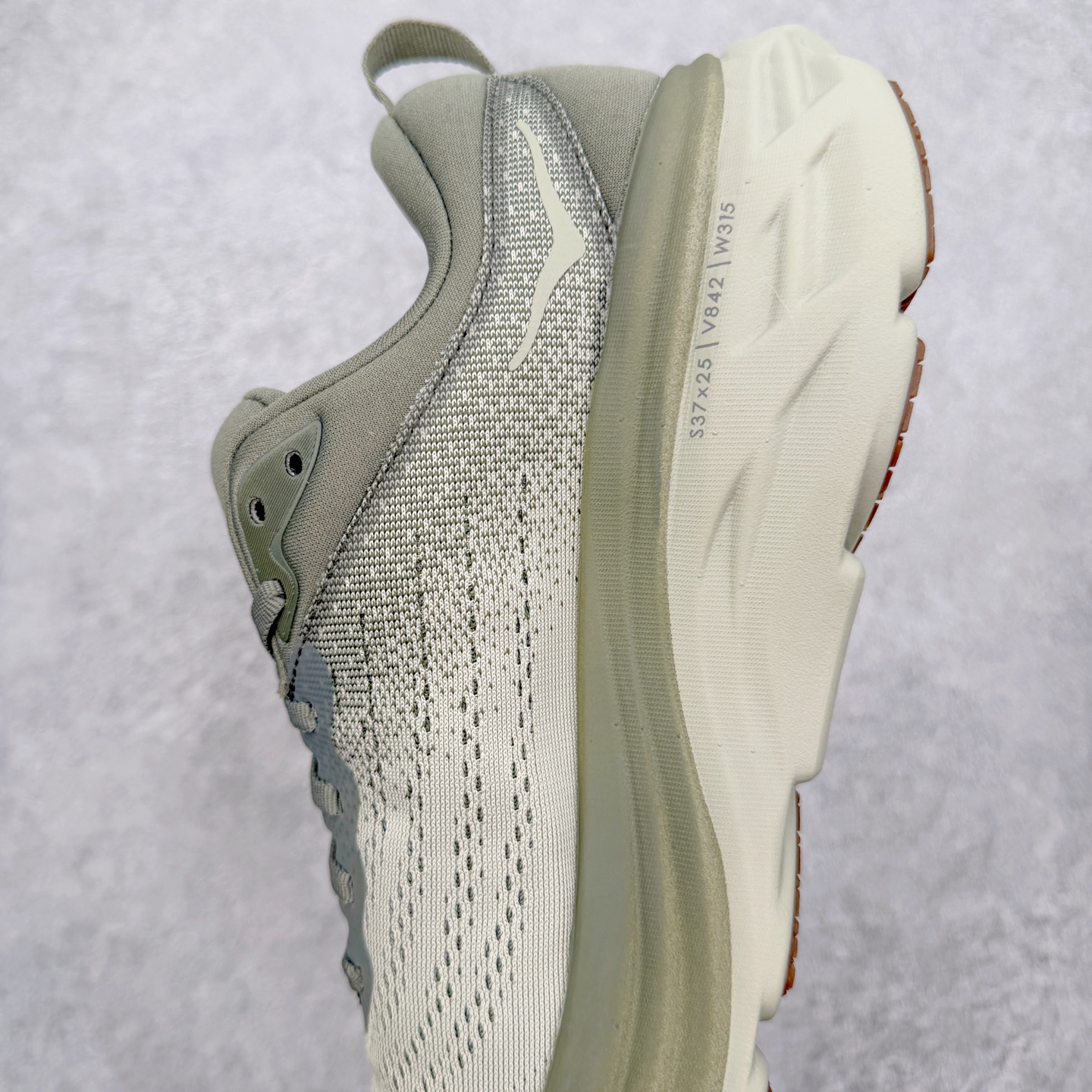 ＃HK纯原 HOKA ONE ONE Bondi 8 专业性能减震公路跑步鞋 美国特供批次 轻盈透气的针