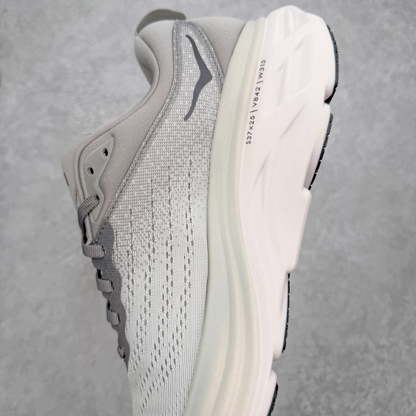 ＃HK纯原 HOKA ONE ONE Bondi 8 专业性能减震公路跑步鞋 美国特供批次 轻盈透气的针