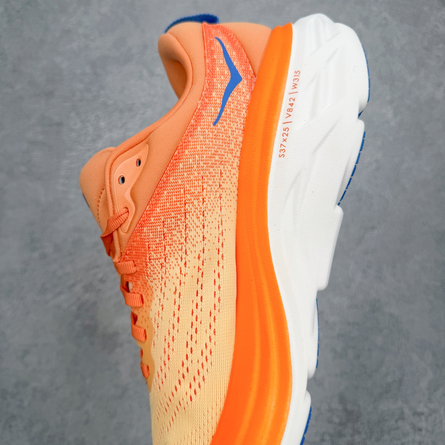 ＃HK纯原 HOKA ONE ONE Bondi 8 专业性能减震公路跑步鞋 美国特供批次 轻盈透气的针
