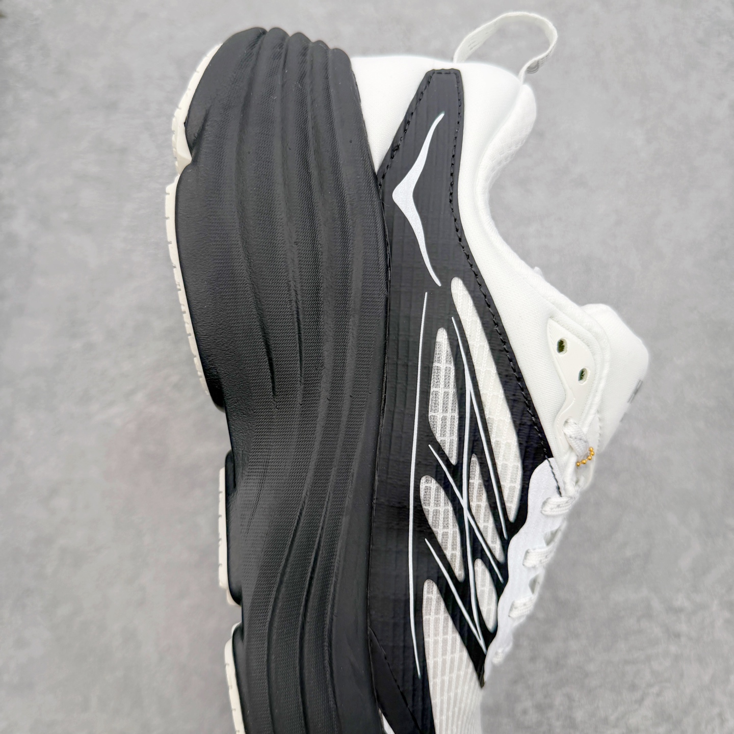＃HK纯原 HOKA ONE ONE Bondi 8 专业性能减震公路跑步鞋 美国特供批次 轻盈透气的针