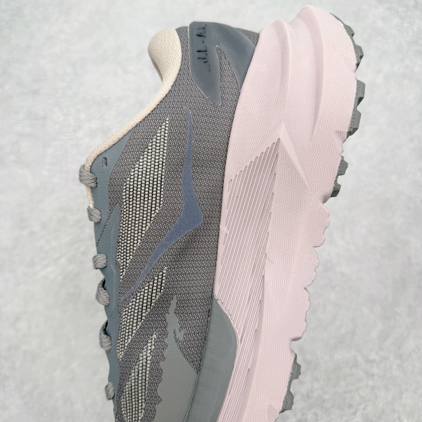 ＃HK纯原 HOKA ONE ONE Mafate X 玛法特专业性能减震公路跑步鞋 美国特供批次 轻盈