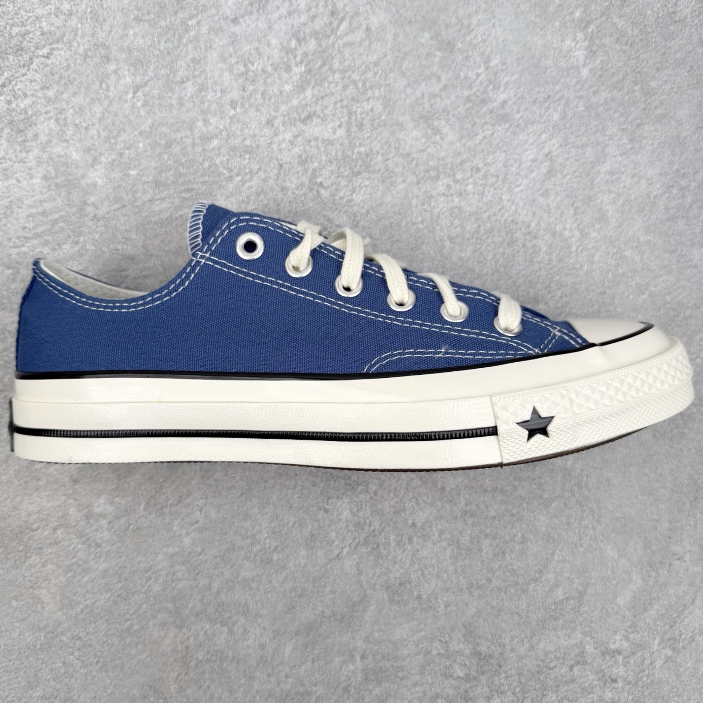 Converse CHUCK 70 X匡威松井犬艺术家合作款年度童趣联名 多巴胺撞色帆布鞋两款均以经典7