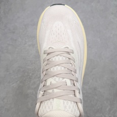 HOKA ONE ONE Clifton 克里夫顿10代专业性能减震公路跑步鞋 轻盈透气的针织网面和纱线 HOKA ONE ONE Clifton 克里夫顿10代专业性能减震公路跑步鞋 轻盈透气的针织网面和纱线