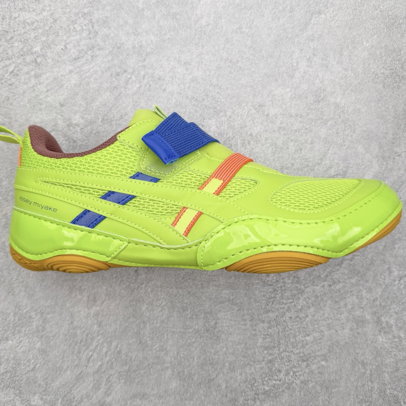 ASICS × ISSEY MIYAKE 亚瑟士三宅一生联名Hyper Taping魔术贴运动鞋产品概述