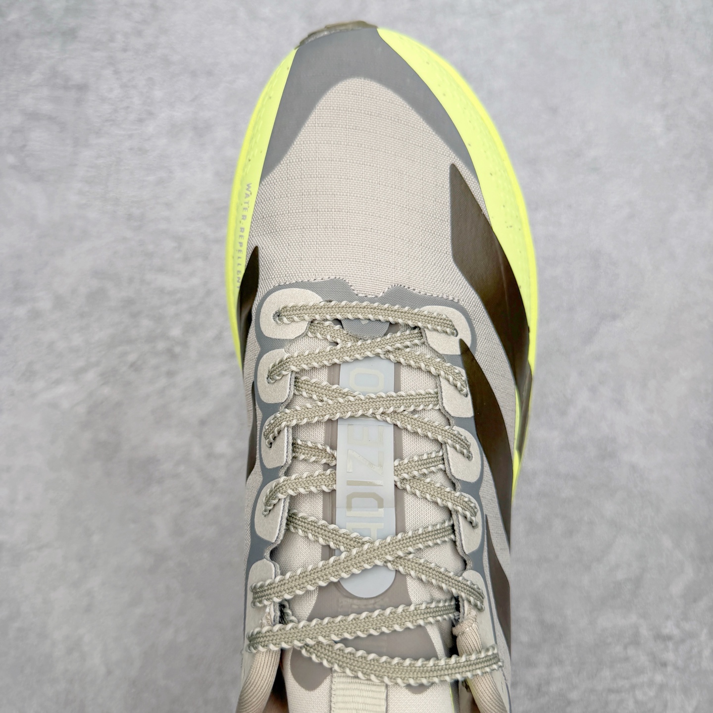 AD Adizero EVO SL ATR M 马拉松竞速专业跑鞋 CELERMESH针织网面非常轻薄 纤维间的缝隙很大