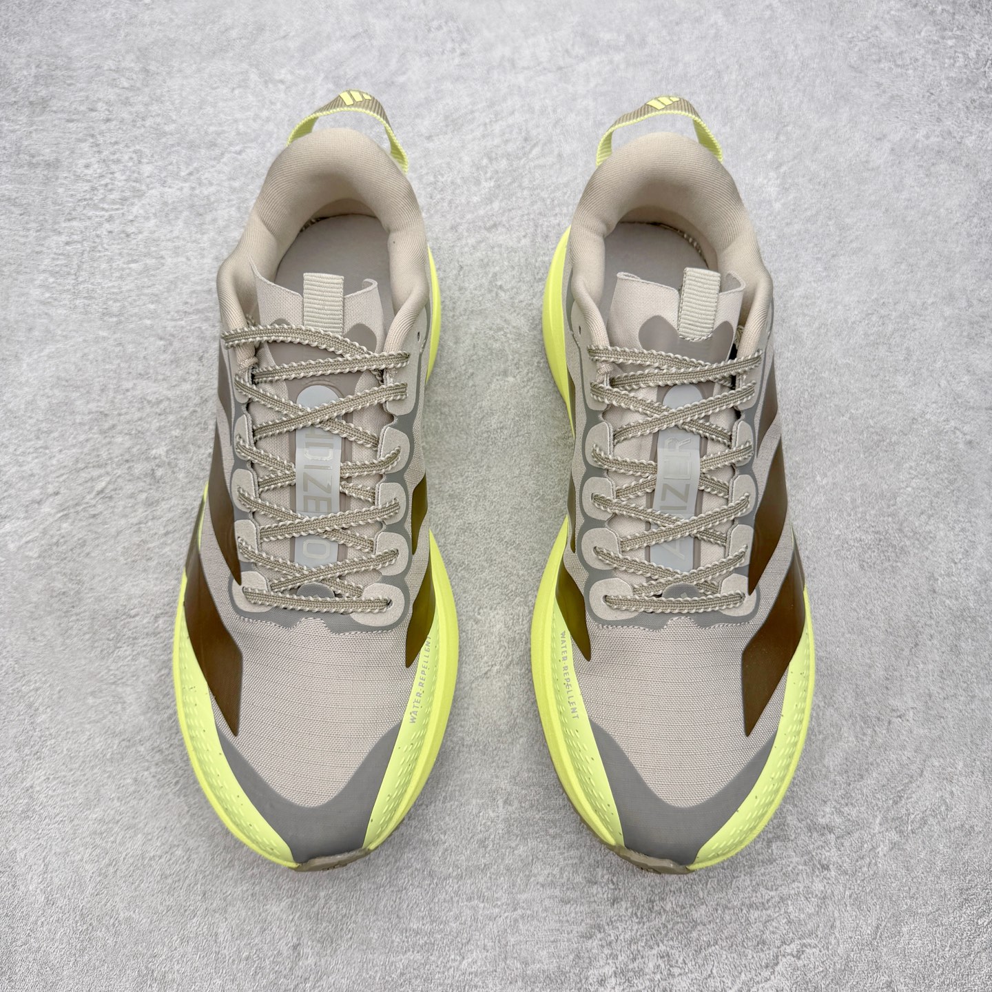 AD Adizero EVO SL ATR M 马拉松竞速专业跑鞋 CELERMESH针织网面非常轻薄 纤维间的缝隙很大