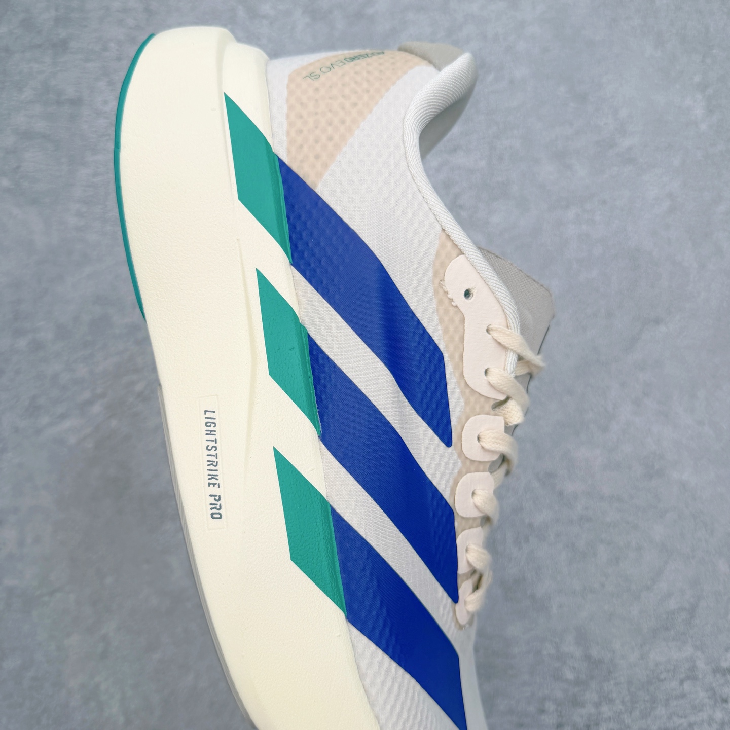AD Adizero EVO SL M 马拉松竞速专业跑鞋 KI4542 CELERMESH针织网面非常轻薄 纤维间的缝 AD Adizero EVO SL M 马拉松竞速专业跑鞋 KI4542 CELERMESH针织网面非常轻薄 纤维间的缝